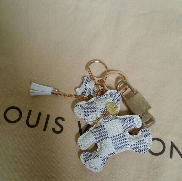 Louis Vuitton Other - AUTH Louis Vuitton Lock & Key